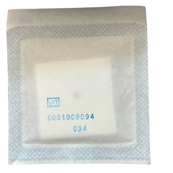 Medline Caring Non-Woven Drain Sponges Sterile 2x2 in Box of 31 x 2 Sponges - Picture 3 of 5